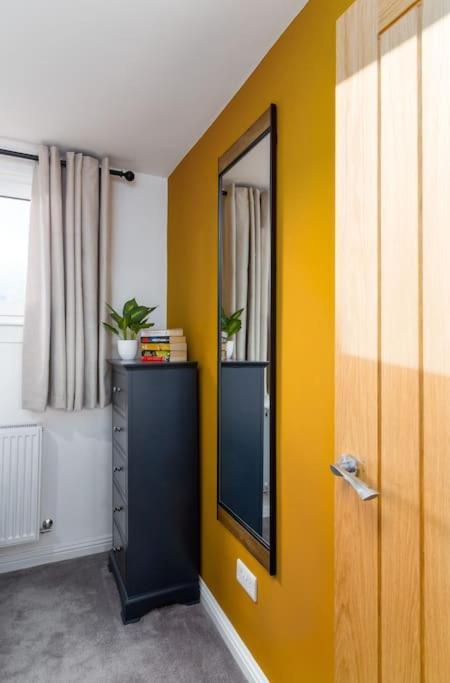 The Stylish 3-Bedroom Maisonette Retreat Stirling Dış mekan fotoğraf