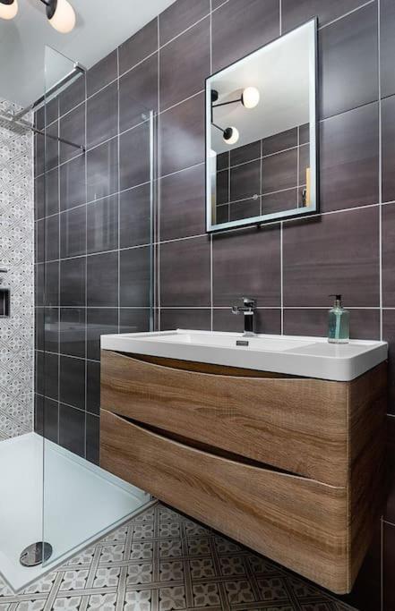 The Stylish 3-Bedroom Maisonette Retreat Stirling Dış mekan fotoğraf